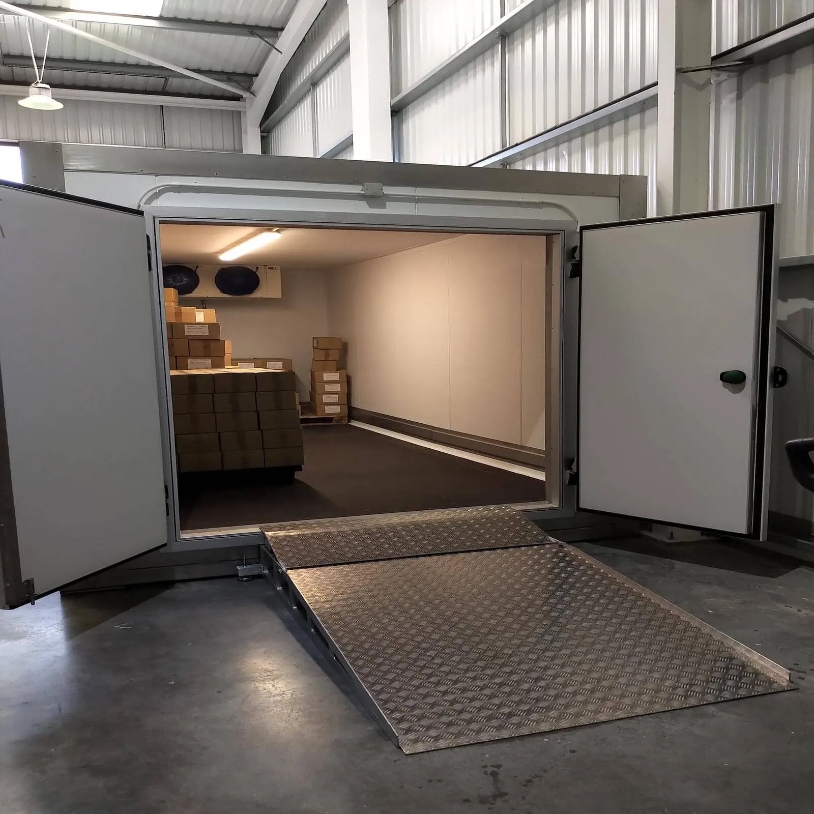 Open Tundra pod with aluminium loading ramp